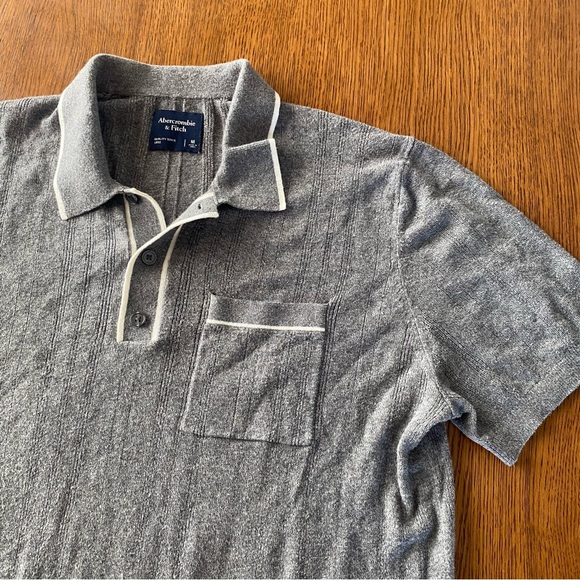 Abercrombie & Fitch Elevated Tipped 3-Button Sweater Polo in Gray - Picture 5 of 5